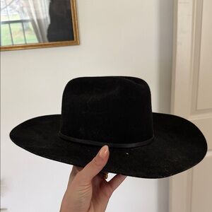Aritzia Black Wide-Brim Felt cowboy hat